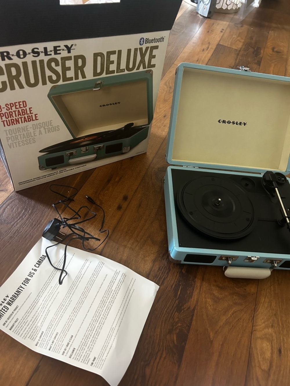 Crosley Portable Cruiser Deluxe Turntable in Light Blue